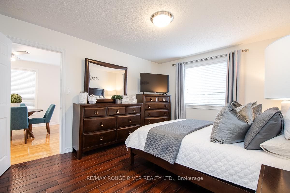 13 Daiseyfield Avenue photo 18
