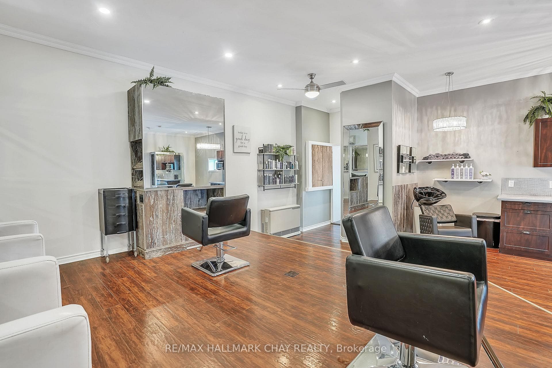 38 Barrie Road photo 10