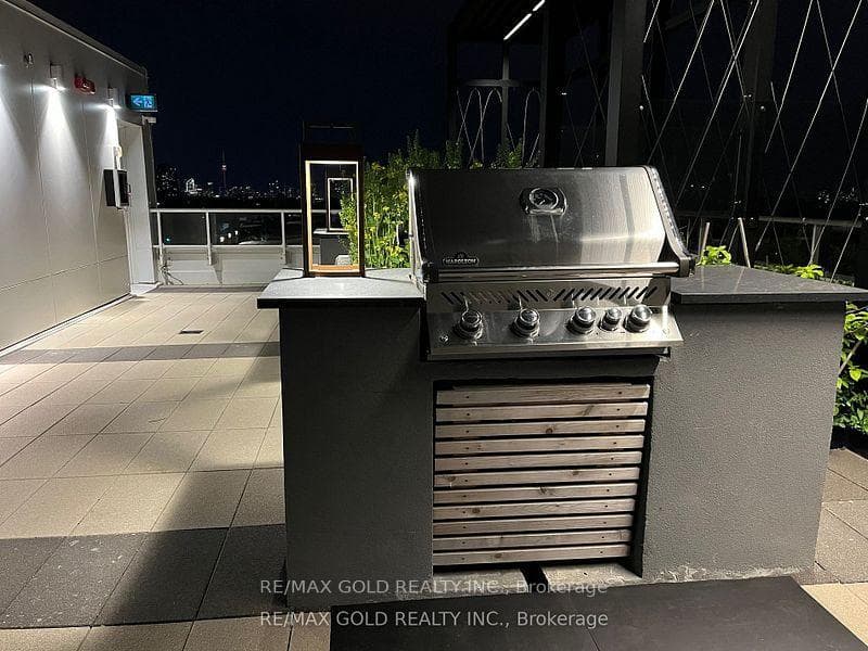 2020 Bathurst Street Unit 216 photo 41