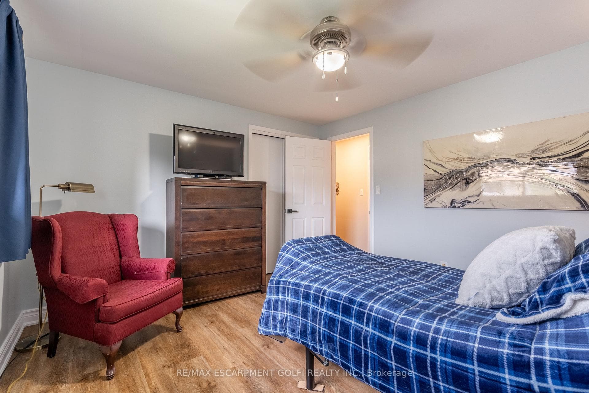4111 LONDON Court photo 19