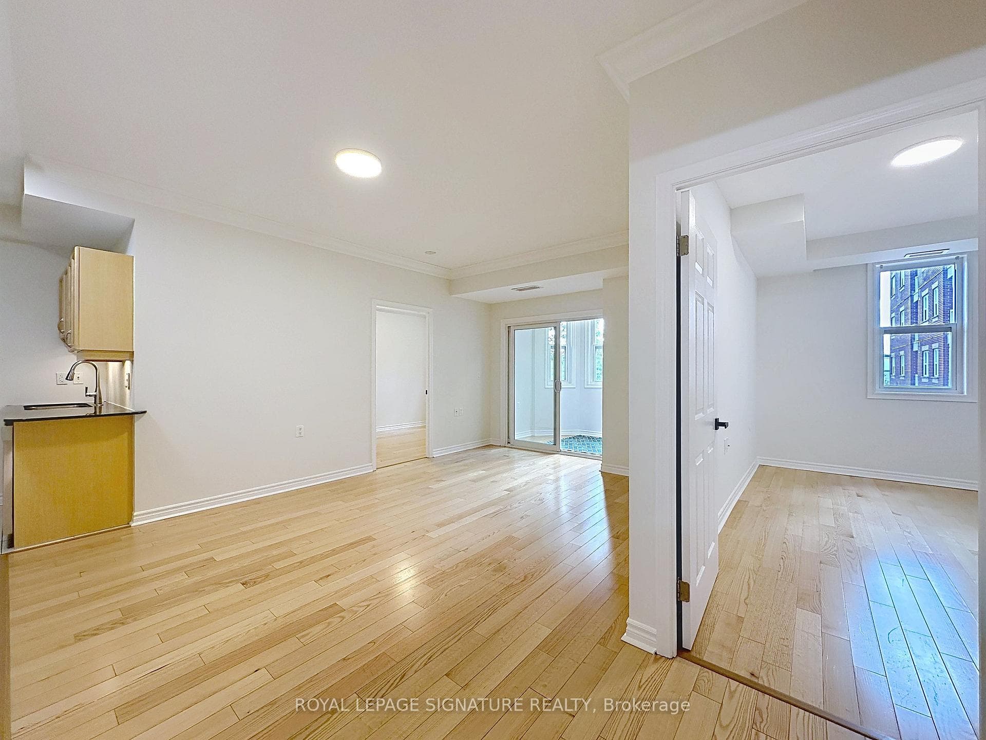 15450 Yonge Street Unit 210 photo 5