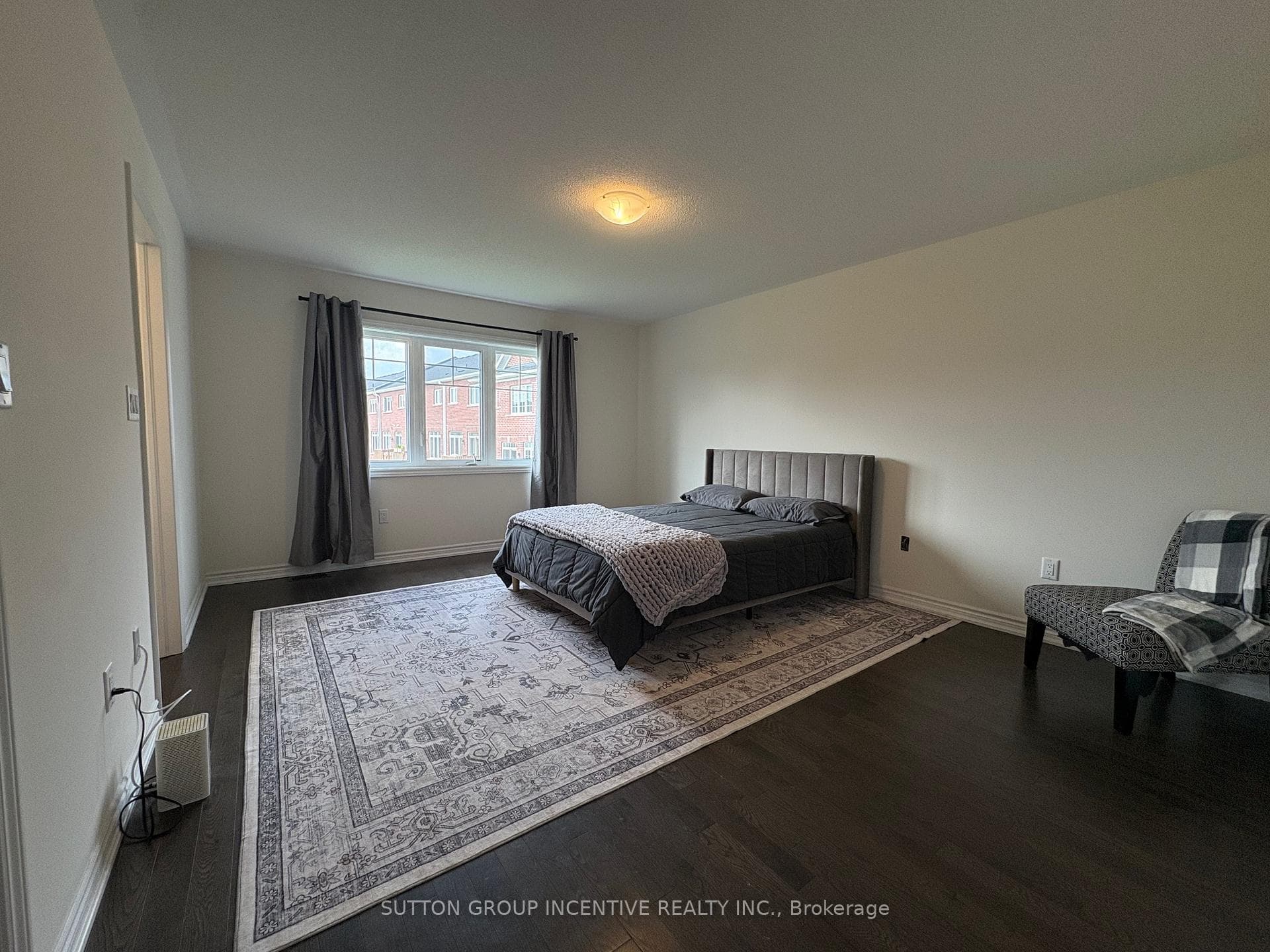 2186 Lozenby Street photo 14