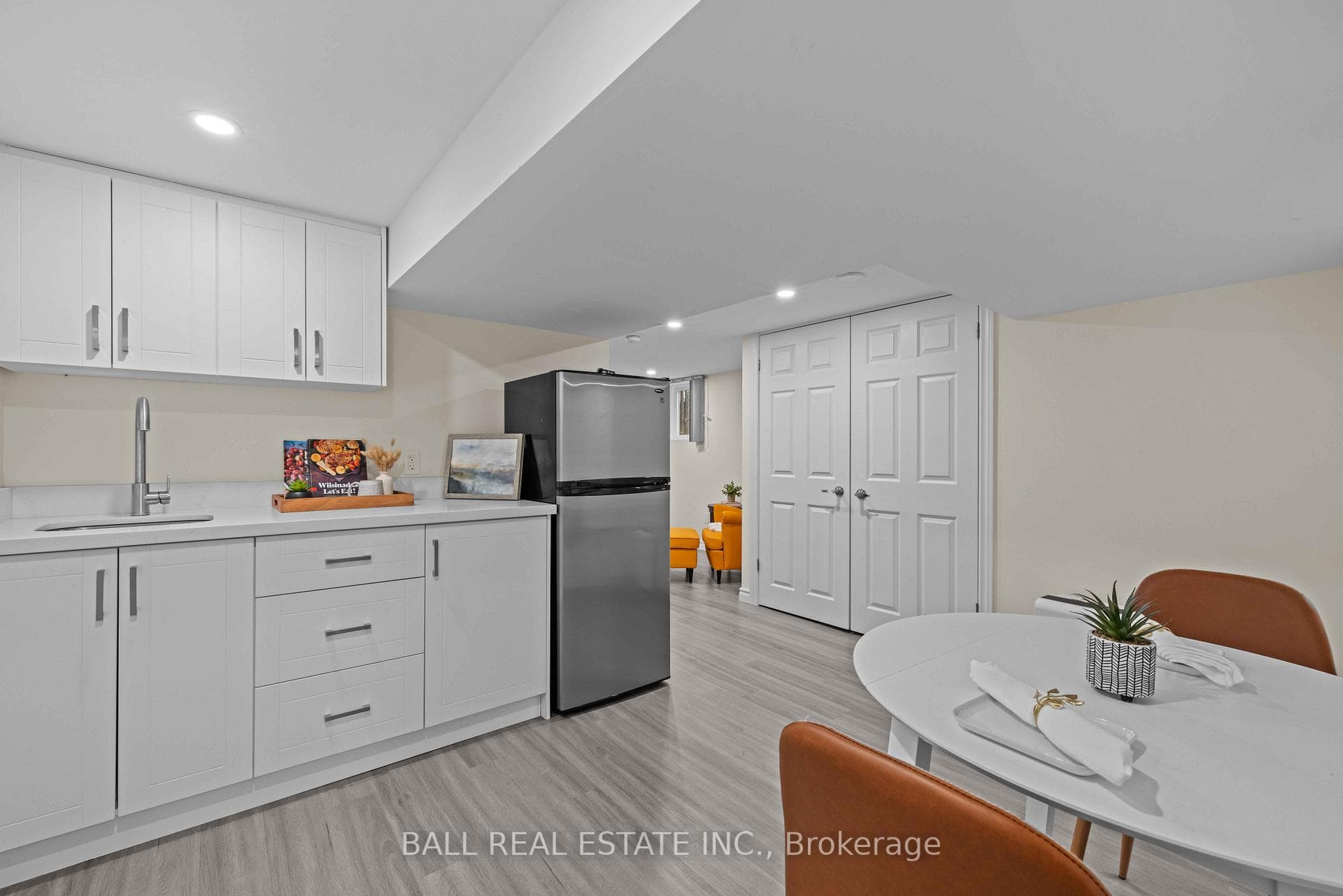 583 Reid Street photo 34