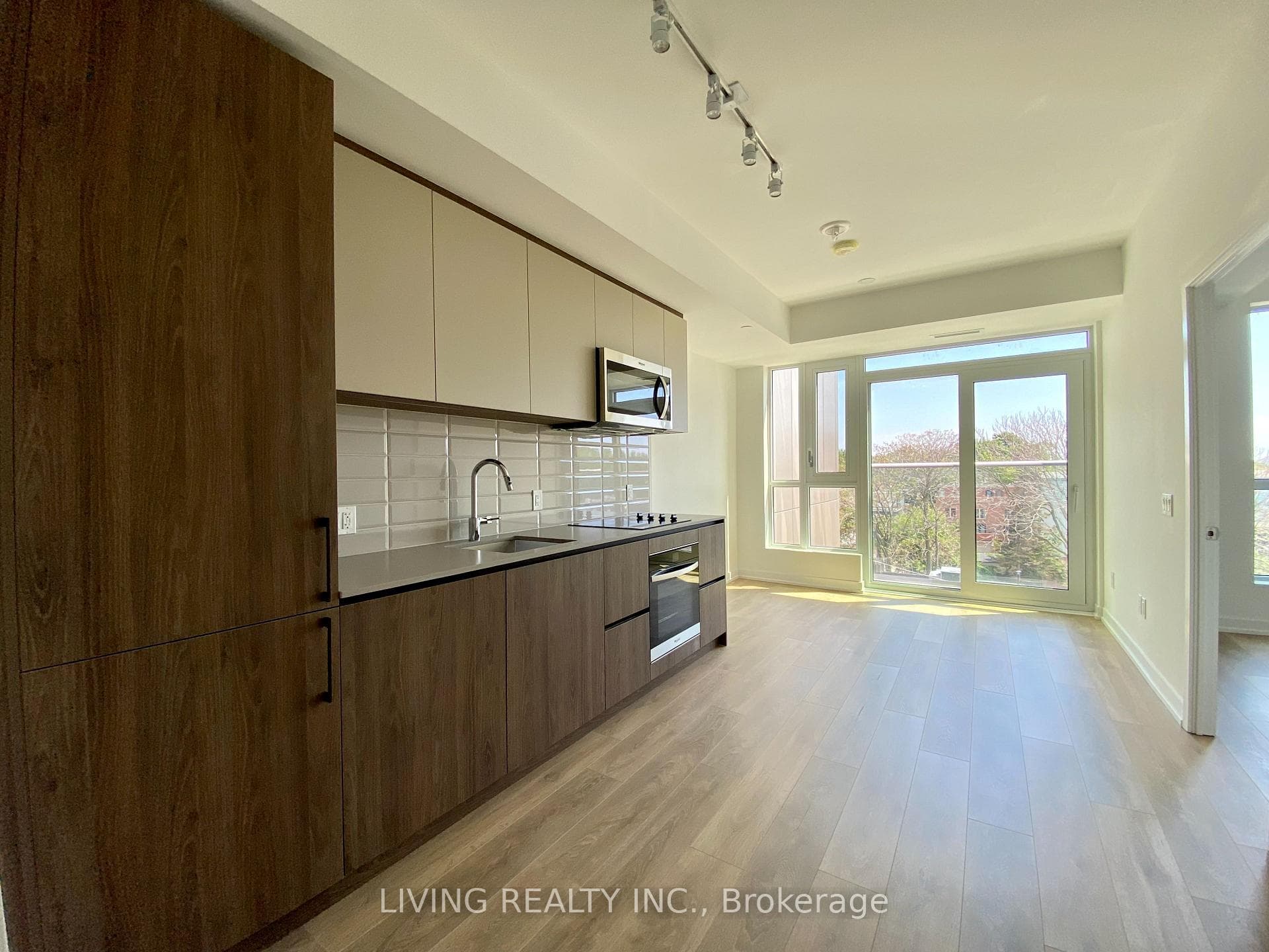 150 Logan Avenue Unit 540 photo 13