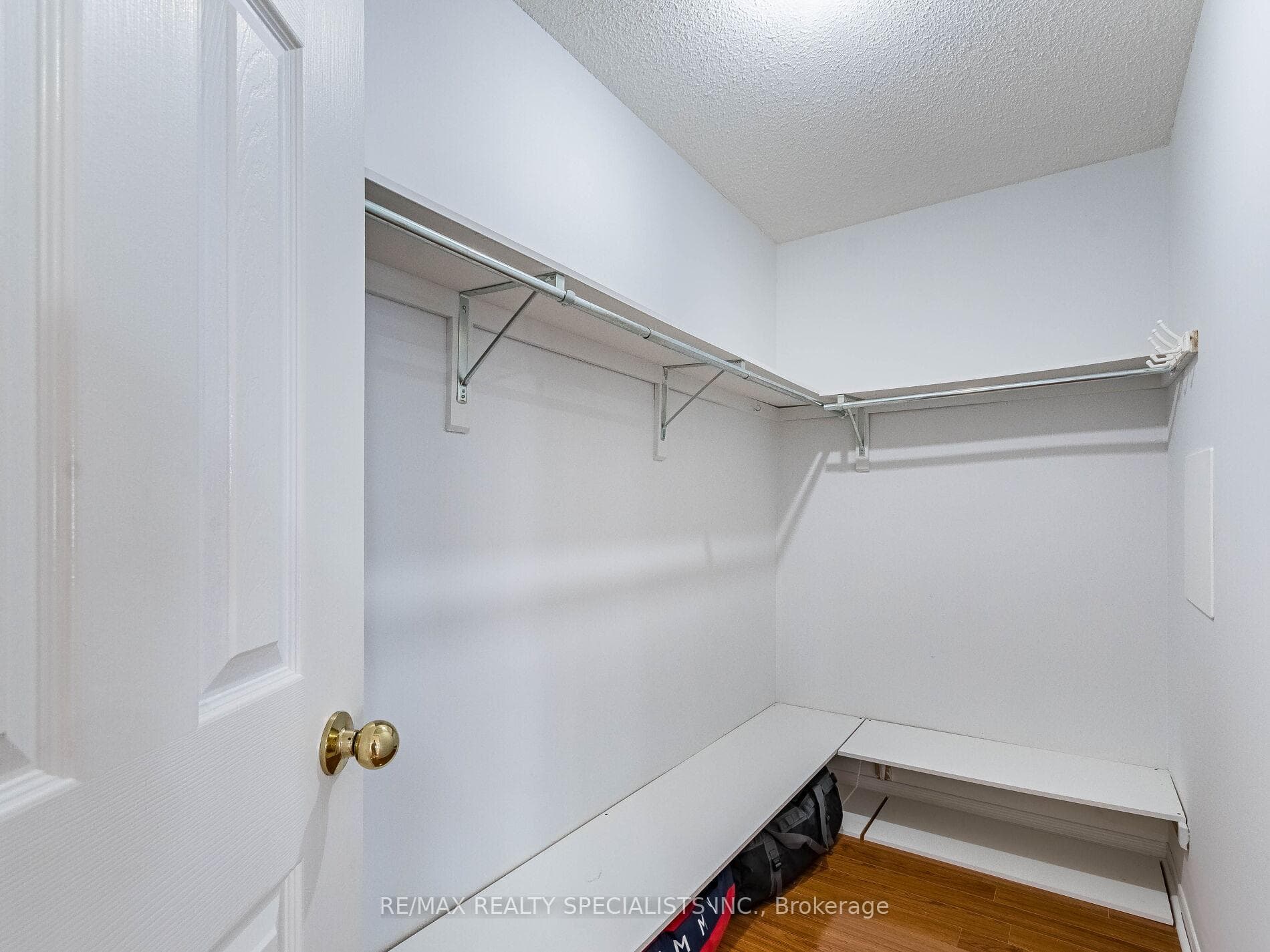 17 Sunley Crescent photo 27