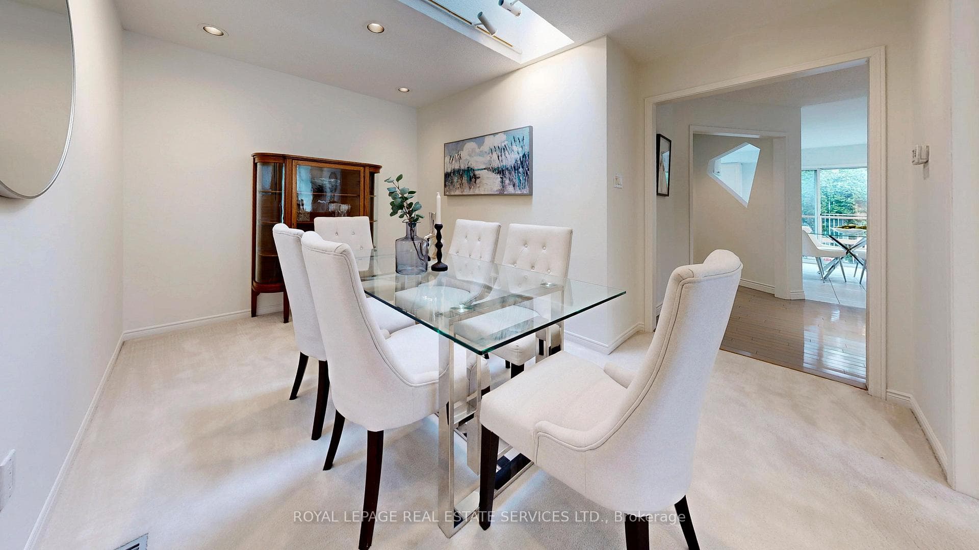 107 Roseborough Crescent photo 9