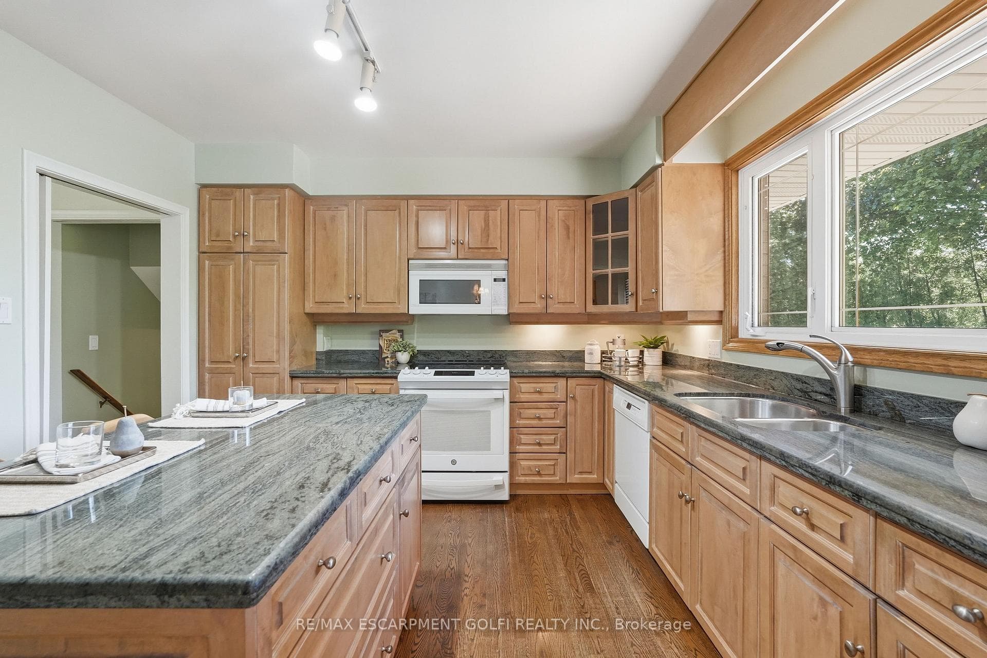 7 Braemar Place photo 11