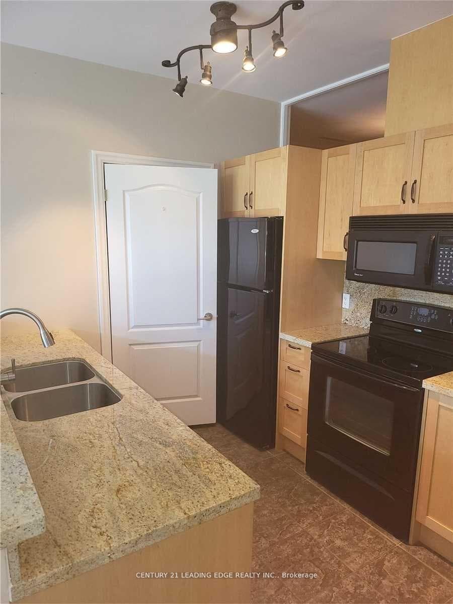 44 Bond Street Unit 609 photo 4
