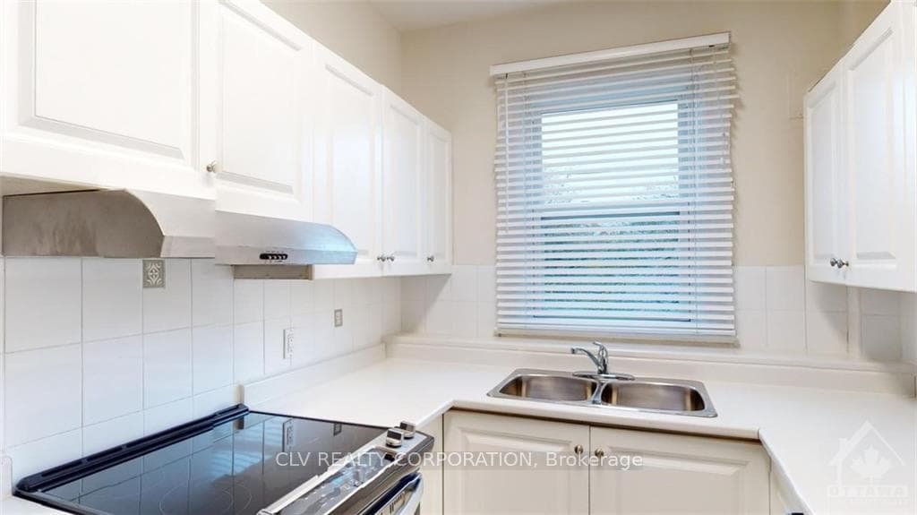 52 MACLAREN Street Unit 2 photo 4