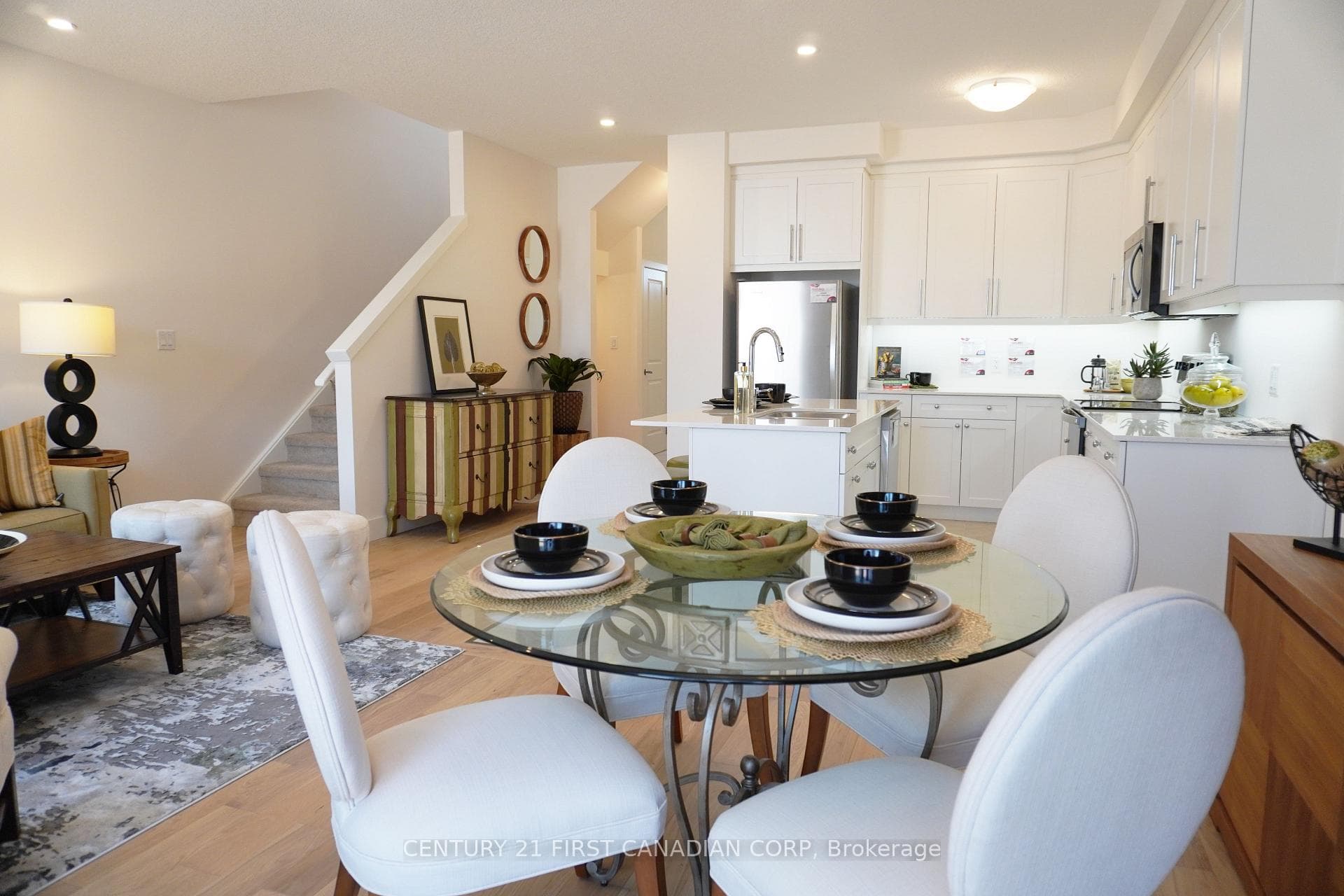 530 Gatestone Road Unit 1 photo 3