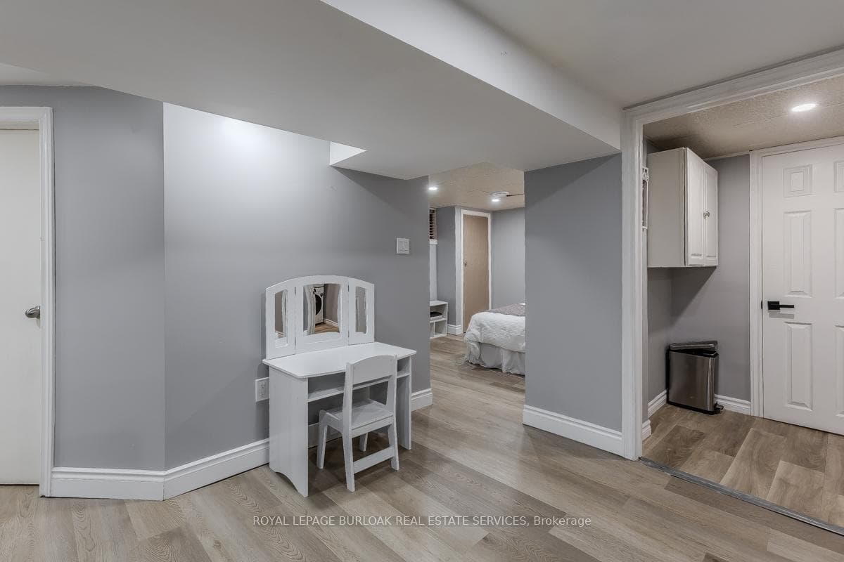 290 East 15th Street photo 29