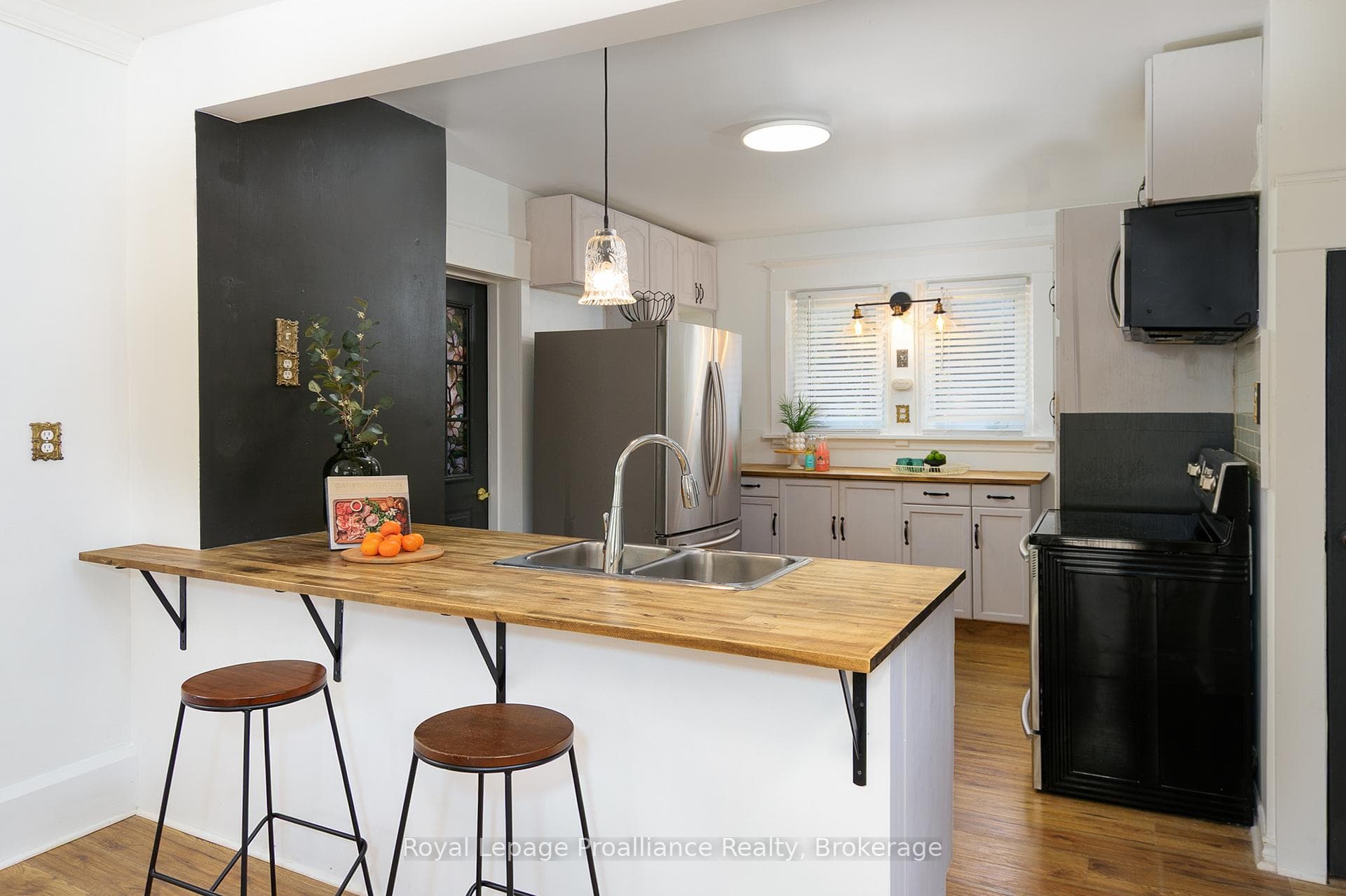 83 Moira Street photo 7