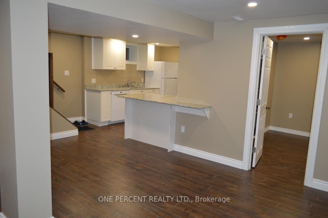 16 Wildewood Avenue photo 24