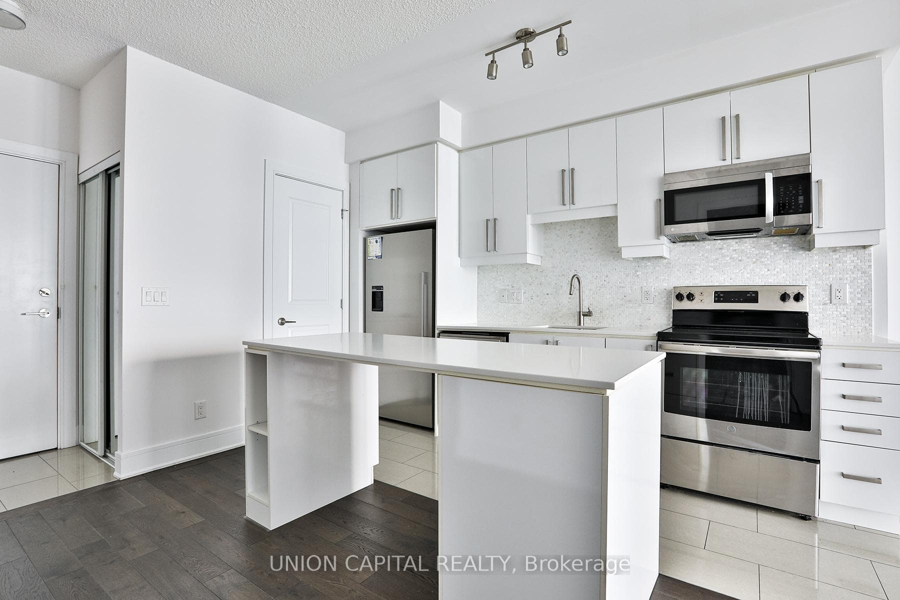 9191 Yonge Street Unit PH1103 photo 5