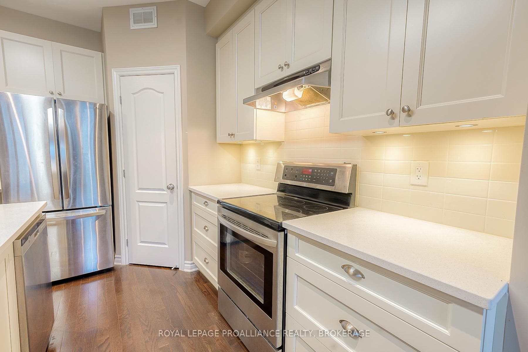 1341 TREMONT Drive photo 16