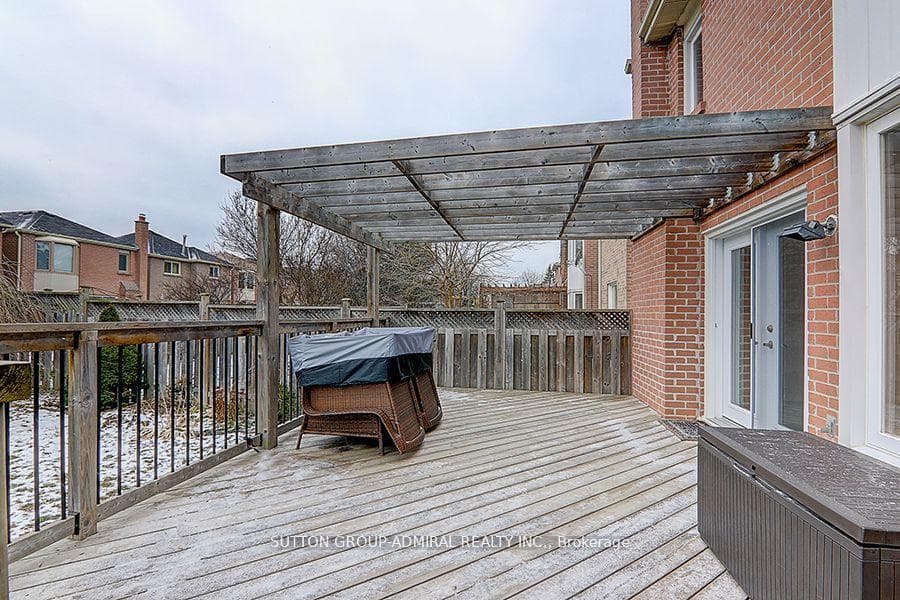 160 Gailcrest Circle photo 2