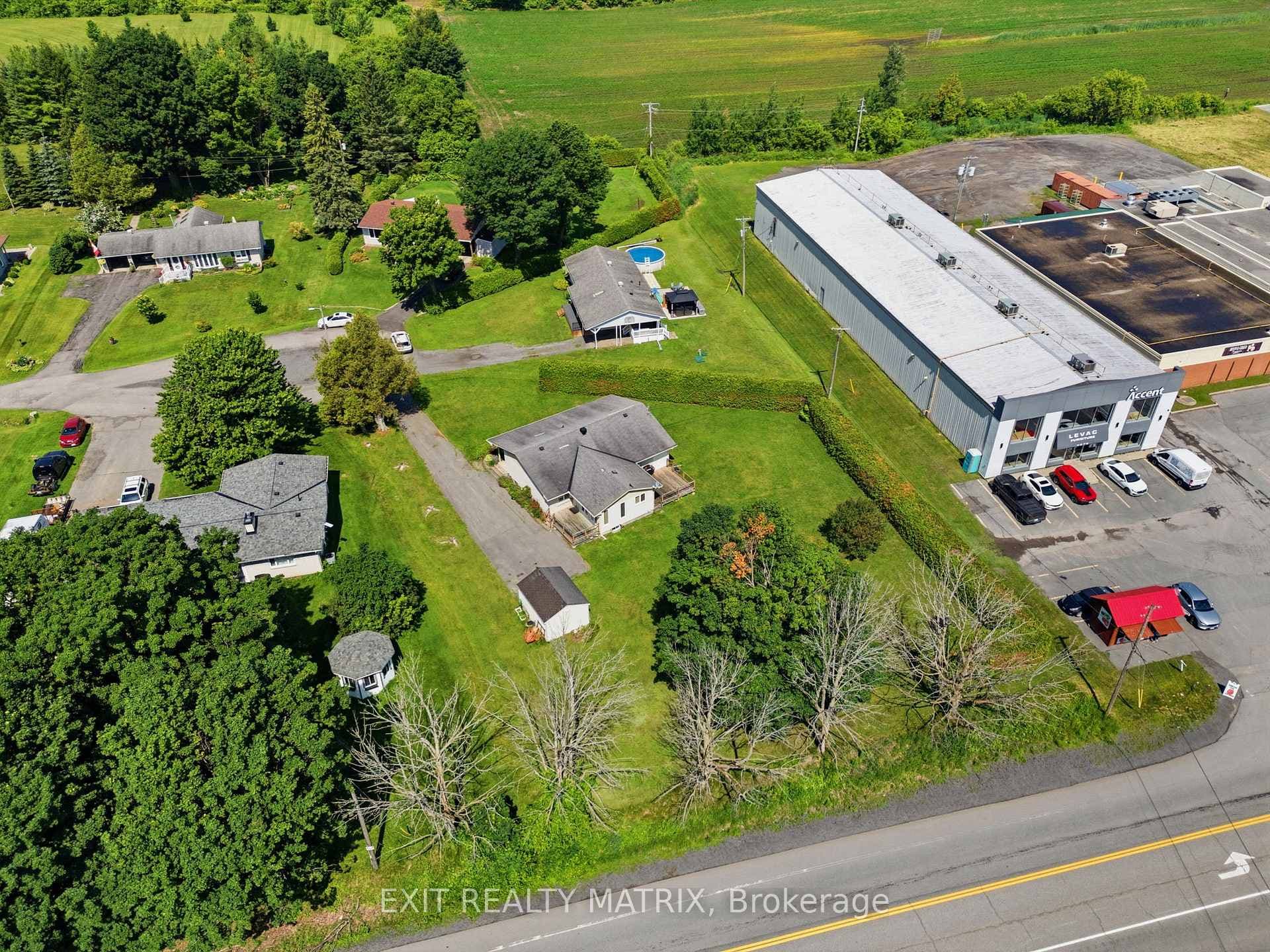 3 Hillview Circle photo 36