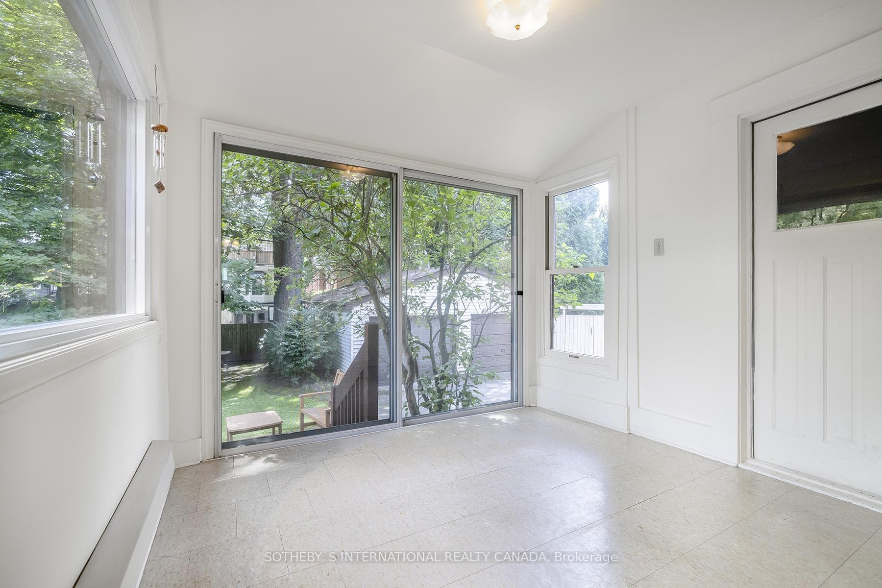 Family room/sunroom with garden access
