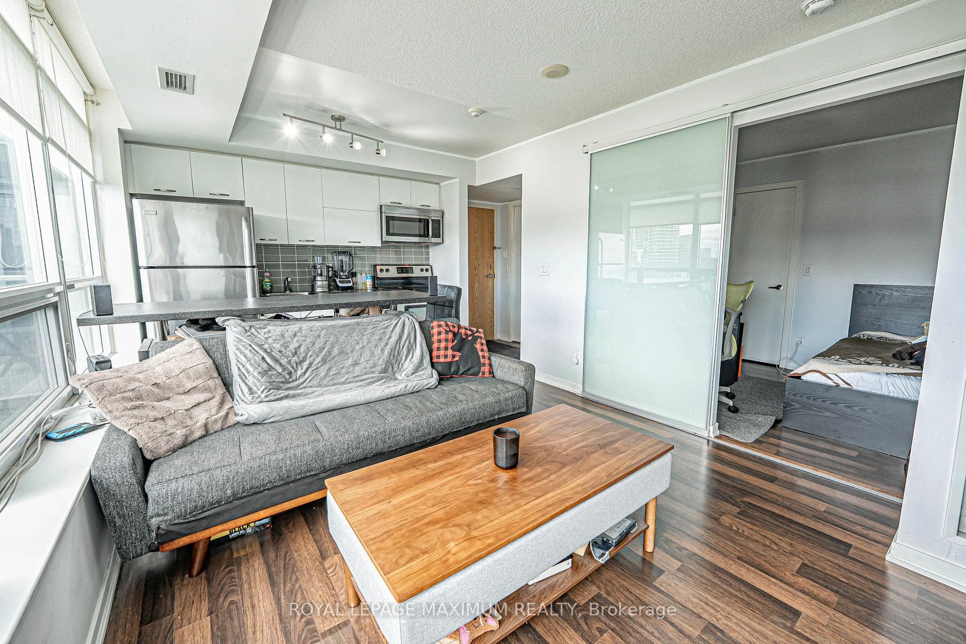 38 Joe Shuster Way Unit 617 photo 17