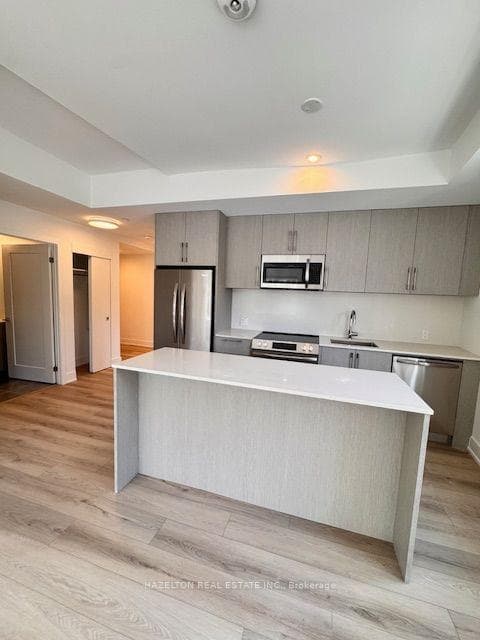 8 Manor Road Unit 204 photo 2