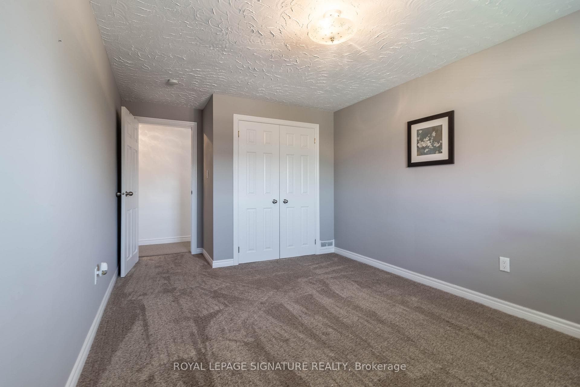 23 Sullivan Avenue photo 18