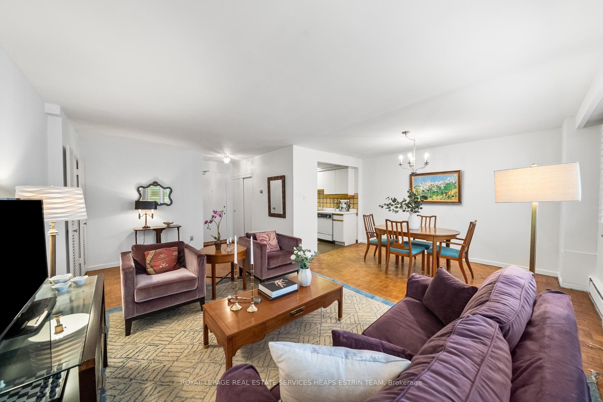 581 Avenue Road Unit 204 photo 1