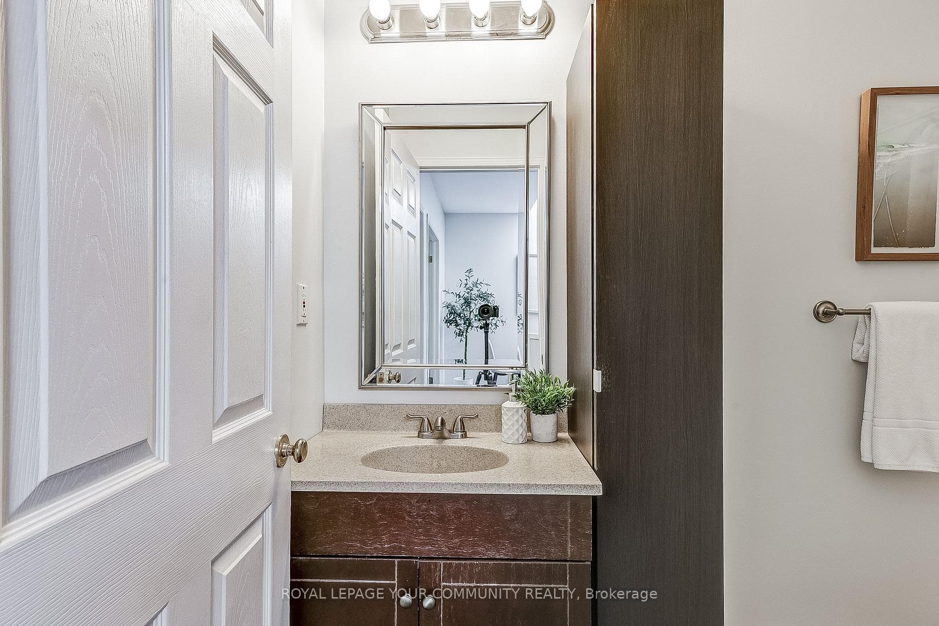 195 Woodmount Avenue photo 20
