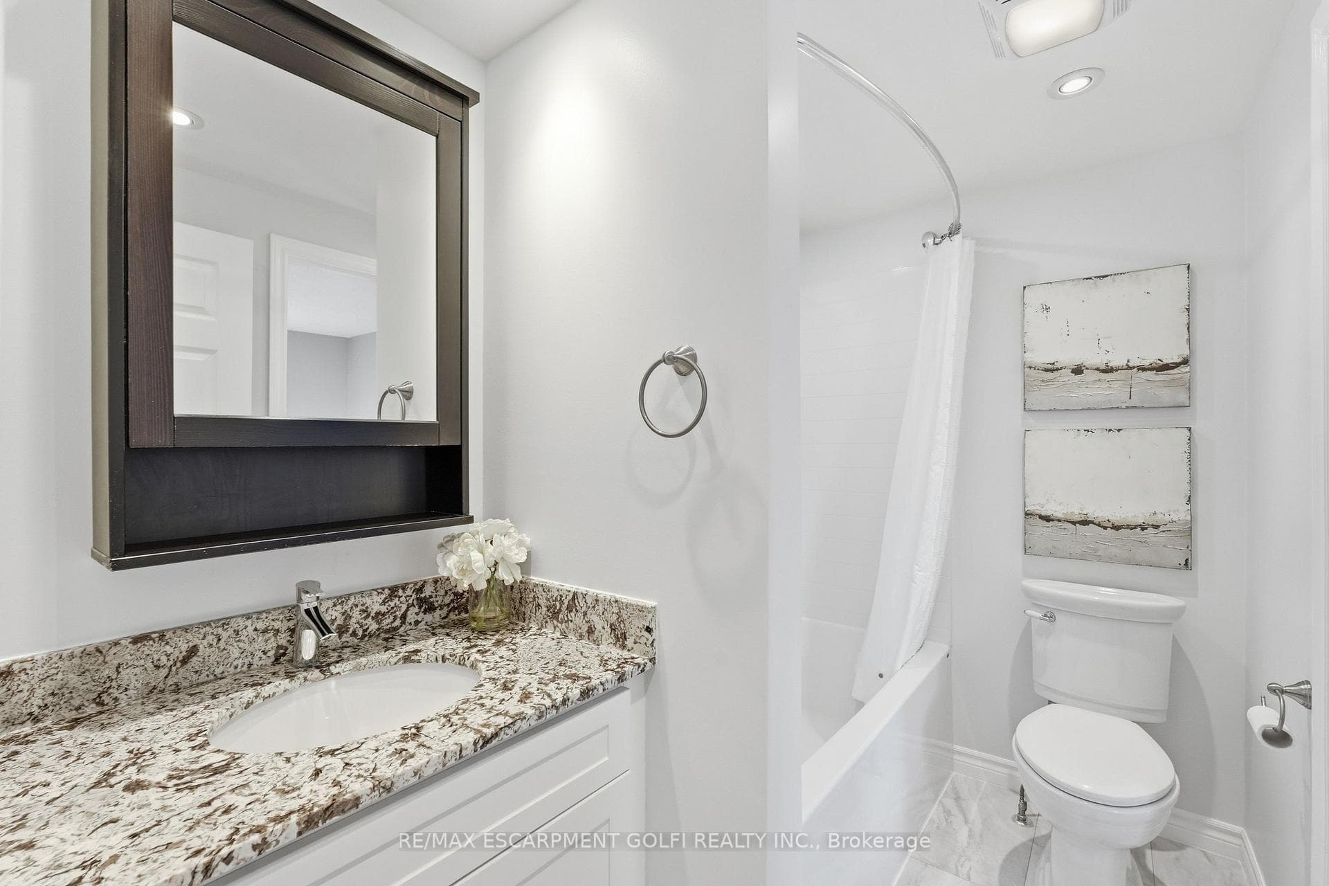 107 Broughton Avenue photo 9