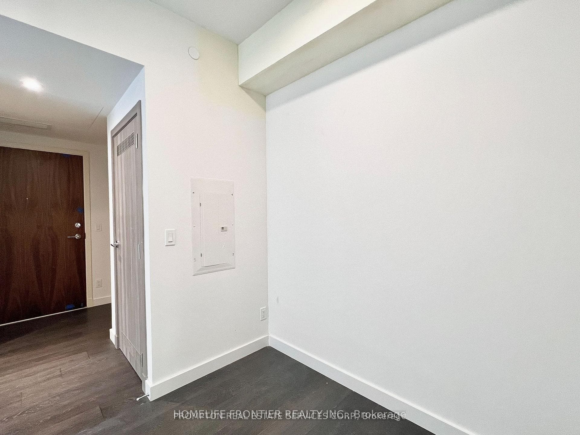 27 Mcmahon Drive Unit 202 photo 26
