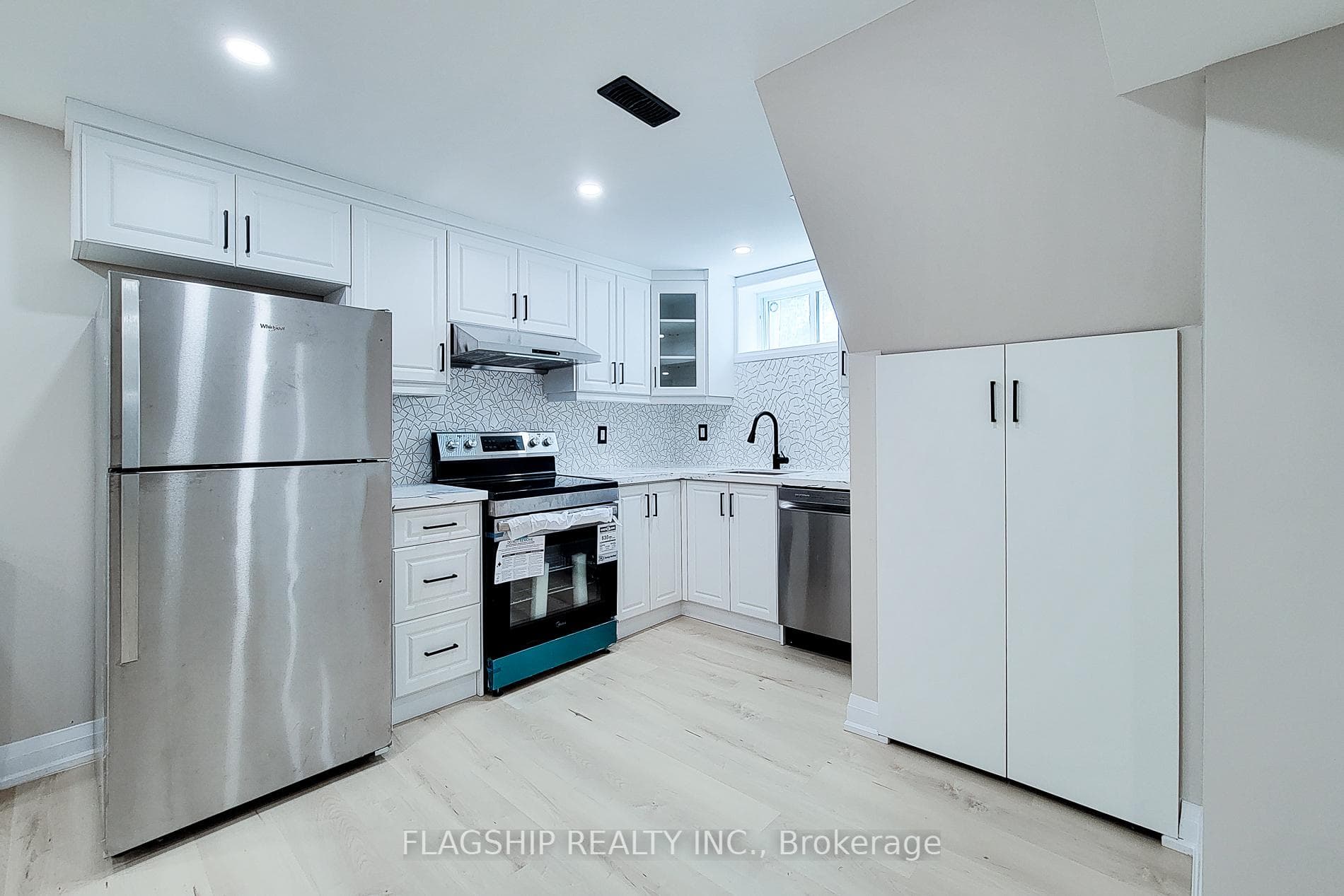 292 Glenholme Avenue photo 33