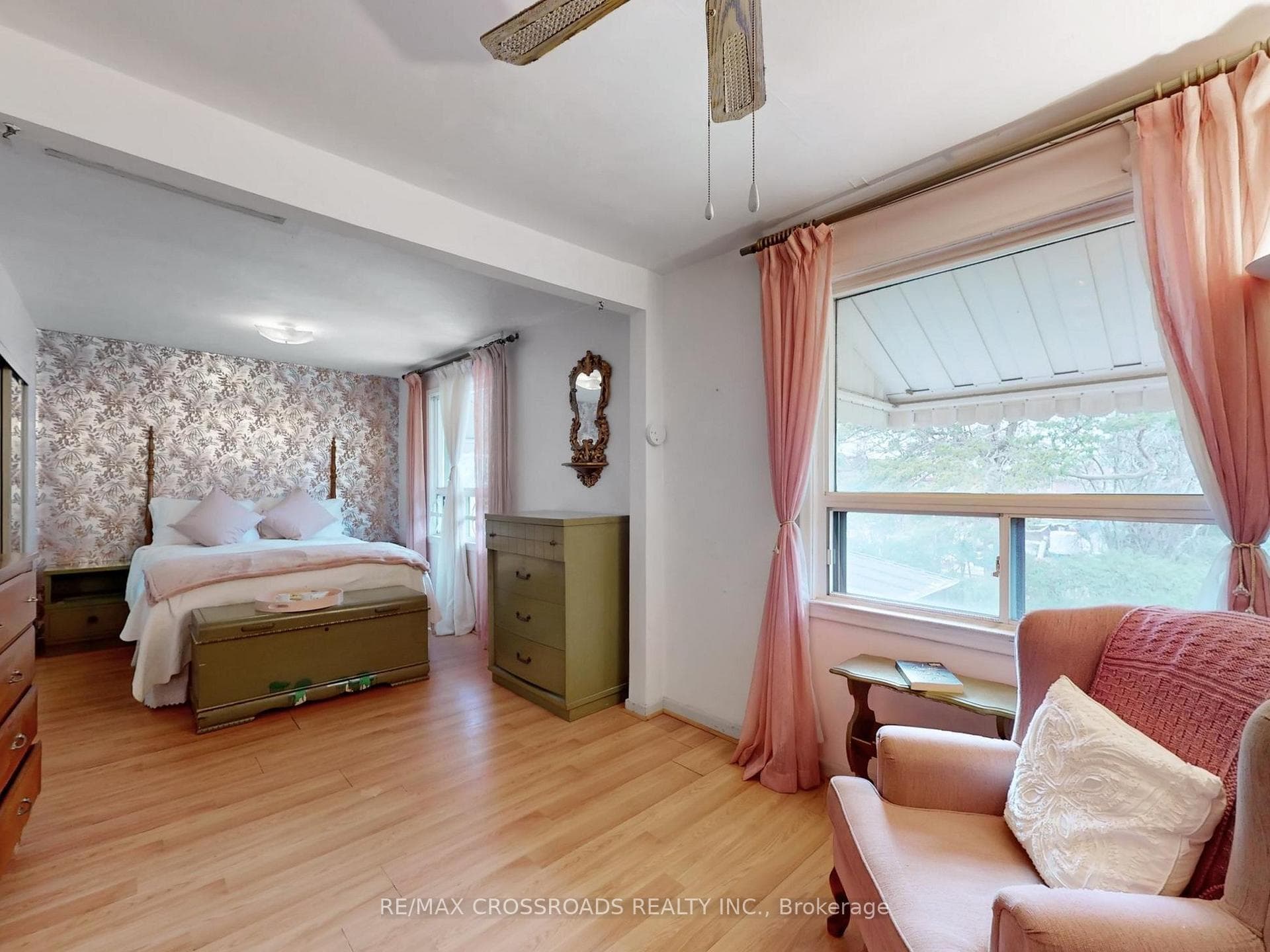 186 Norfolk Avenue photo 19