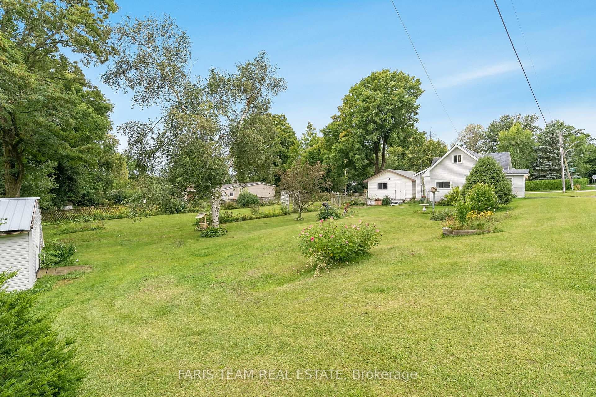 303 Ouida Street photo 18