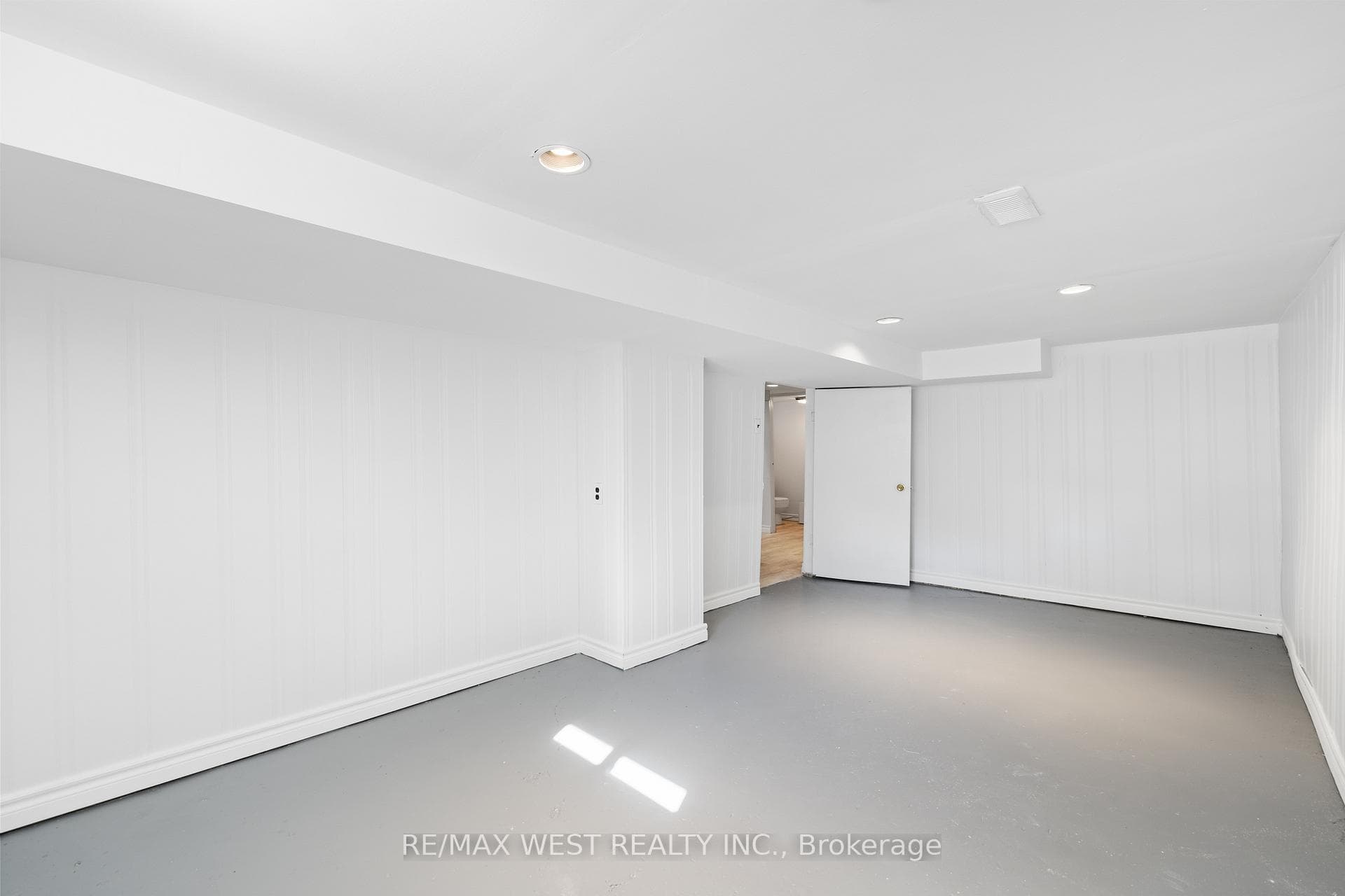 100 Runnymede Road photo 20