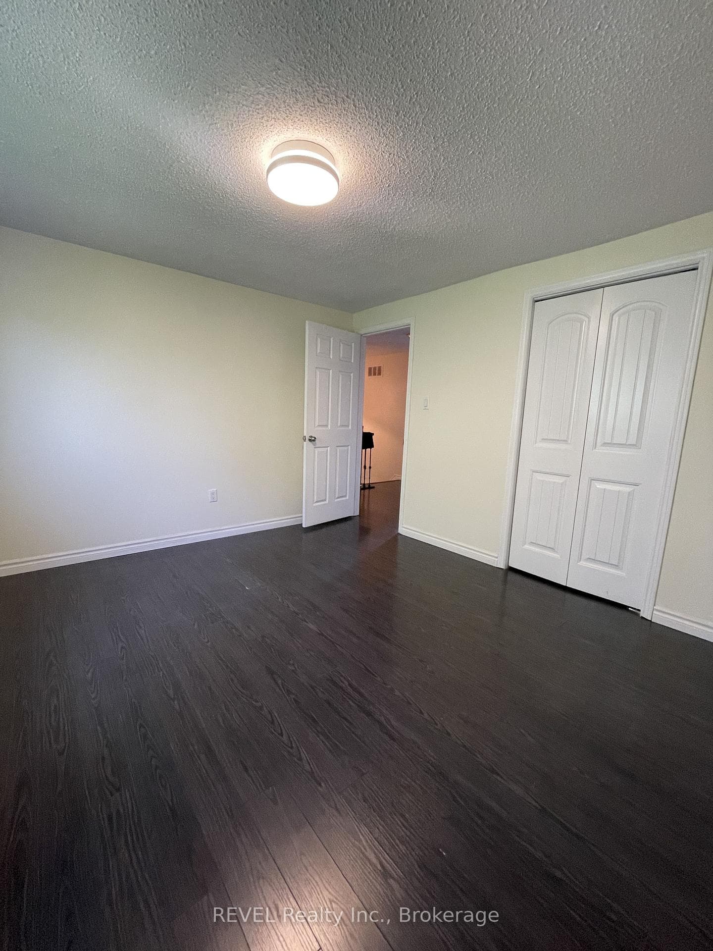 24 Rembrandt Drive photo 11