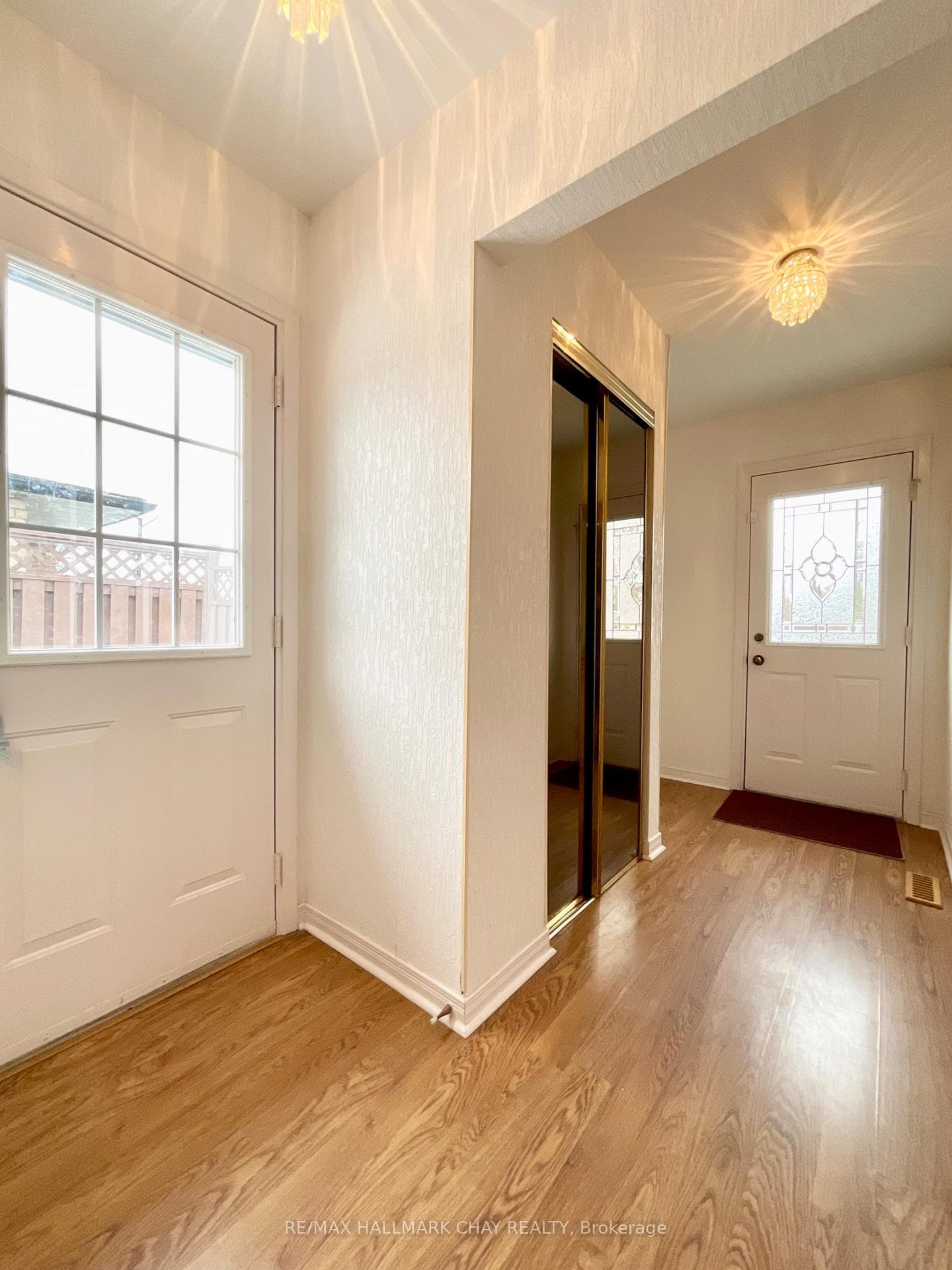 20 Earlsdale Crescent photo 2