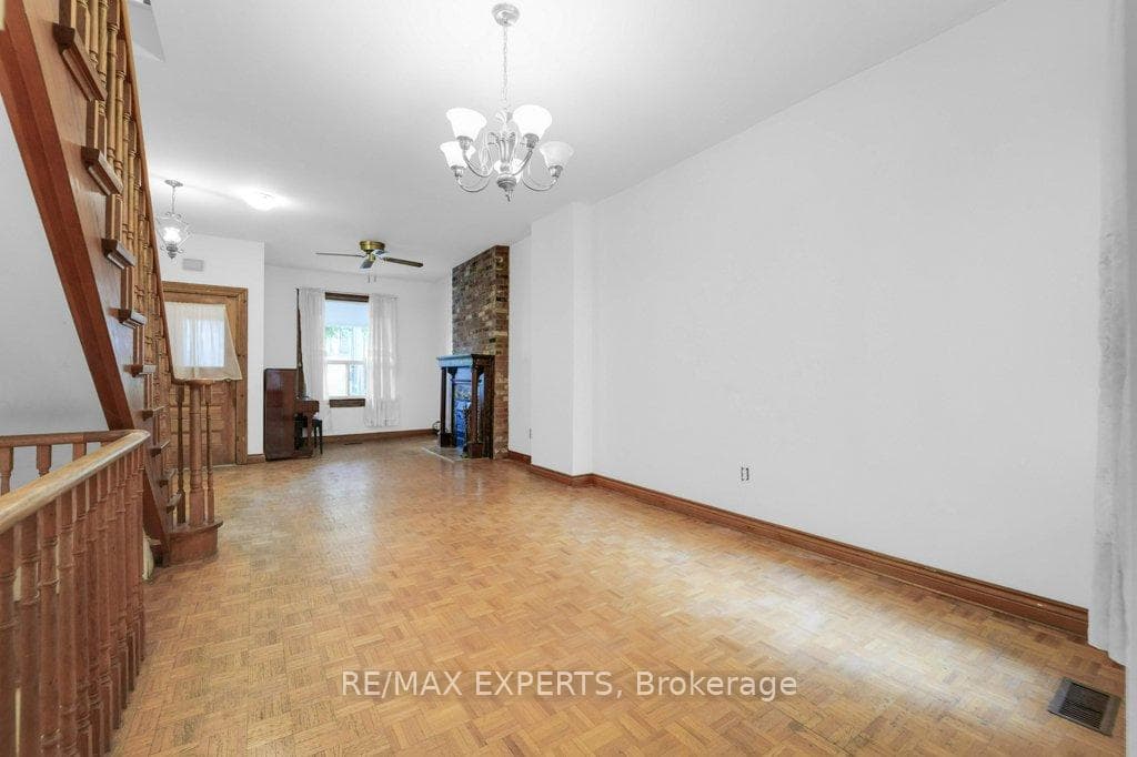 370 Lippincott Street photo 7
