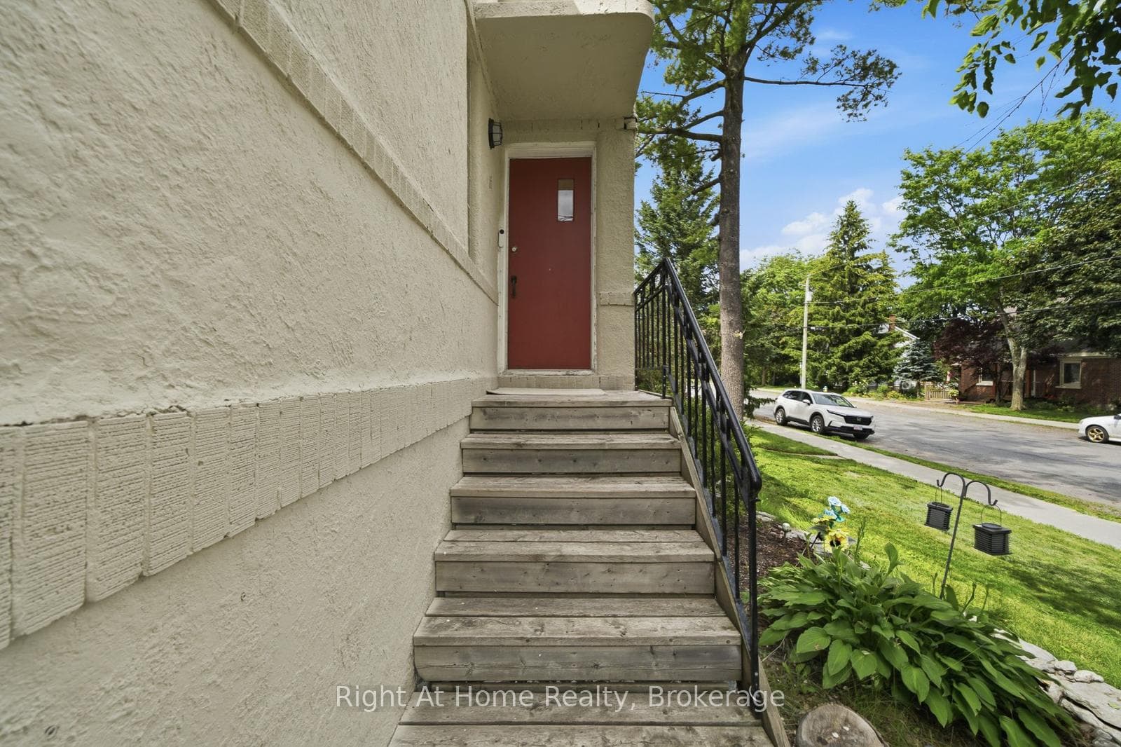 16 Oriole Park Avenue photo 9