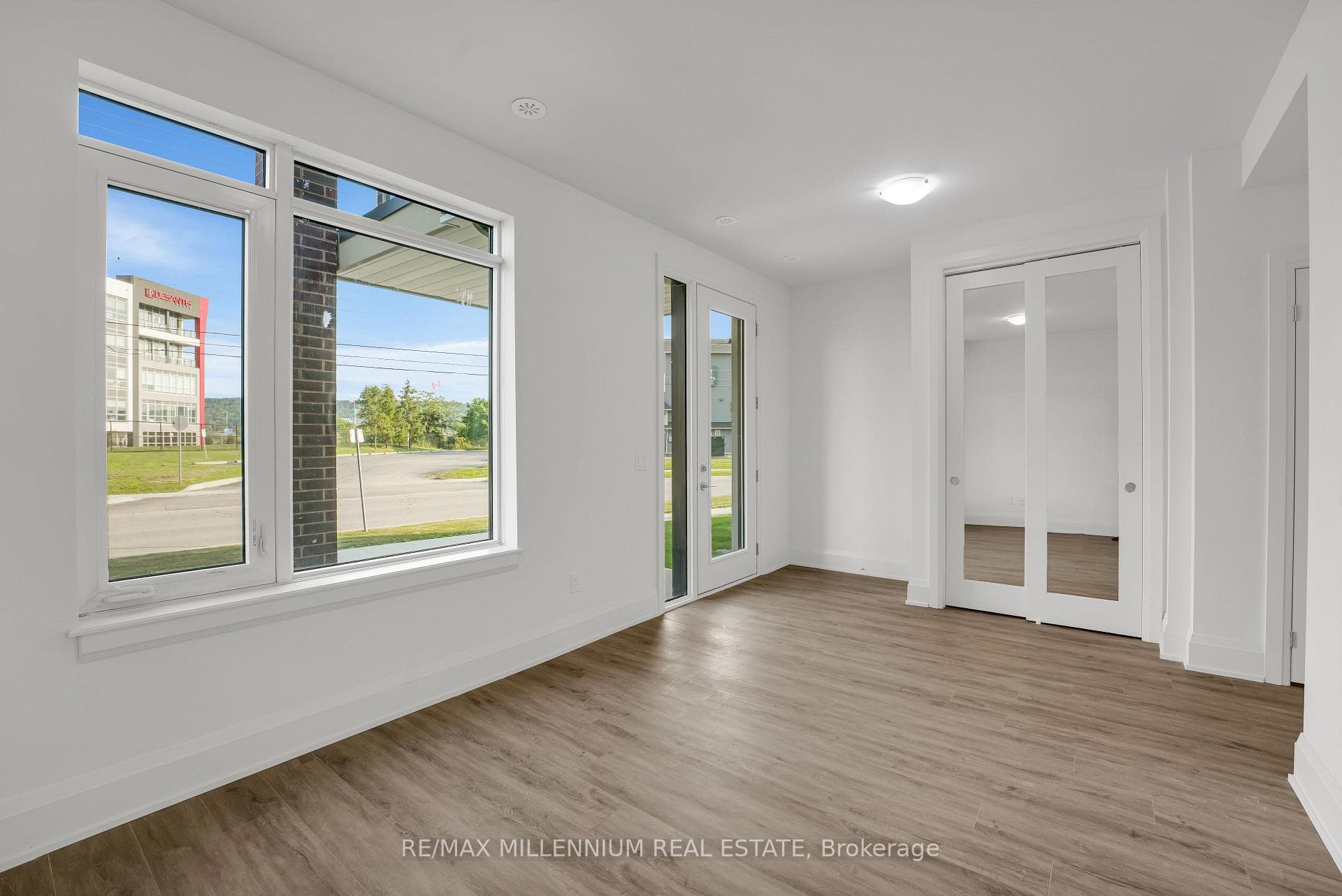 80 Windward Drive photo 4