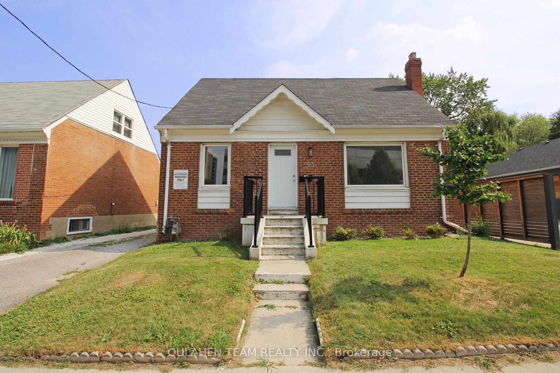 93 Sheppard Avenue photo 1