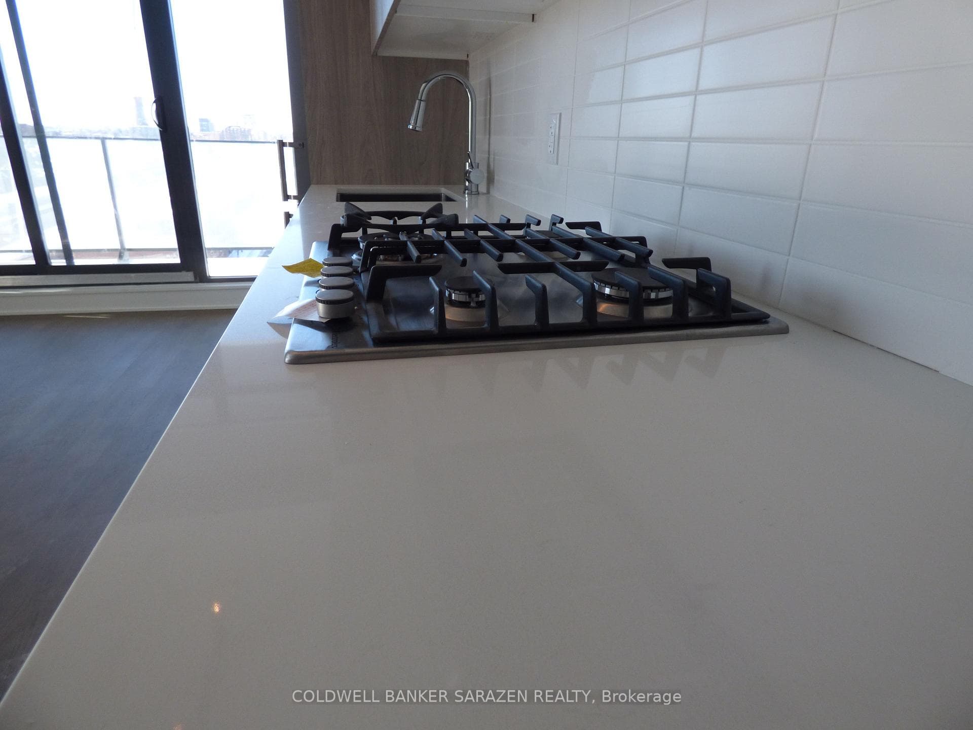 203 CATHERINE Street Unit 1005 photo 4