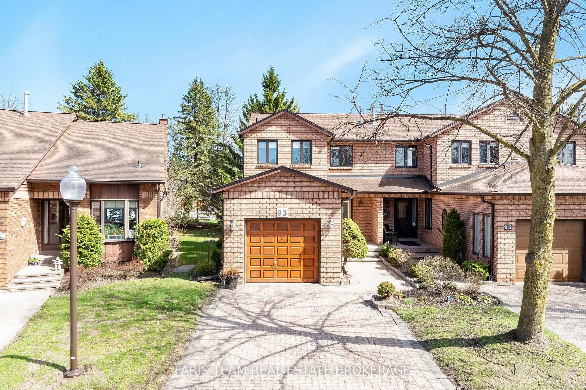 93 Riverview Road photo 2