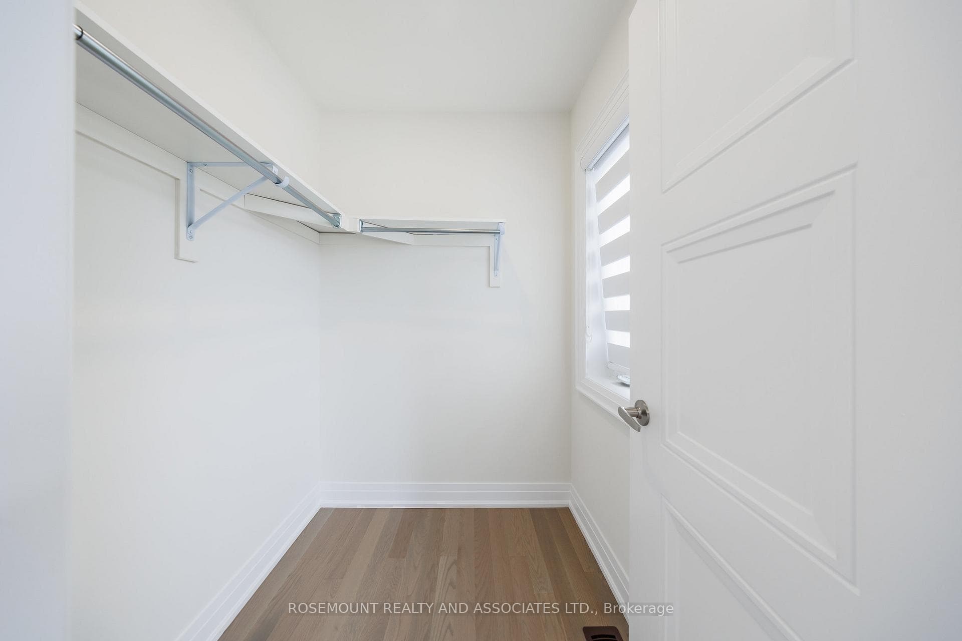 19 Wesley Brooks Street photo 24