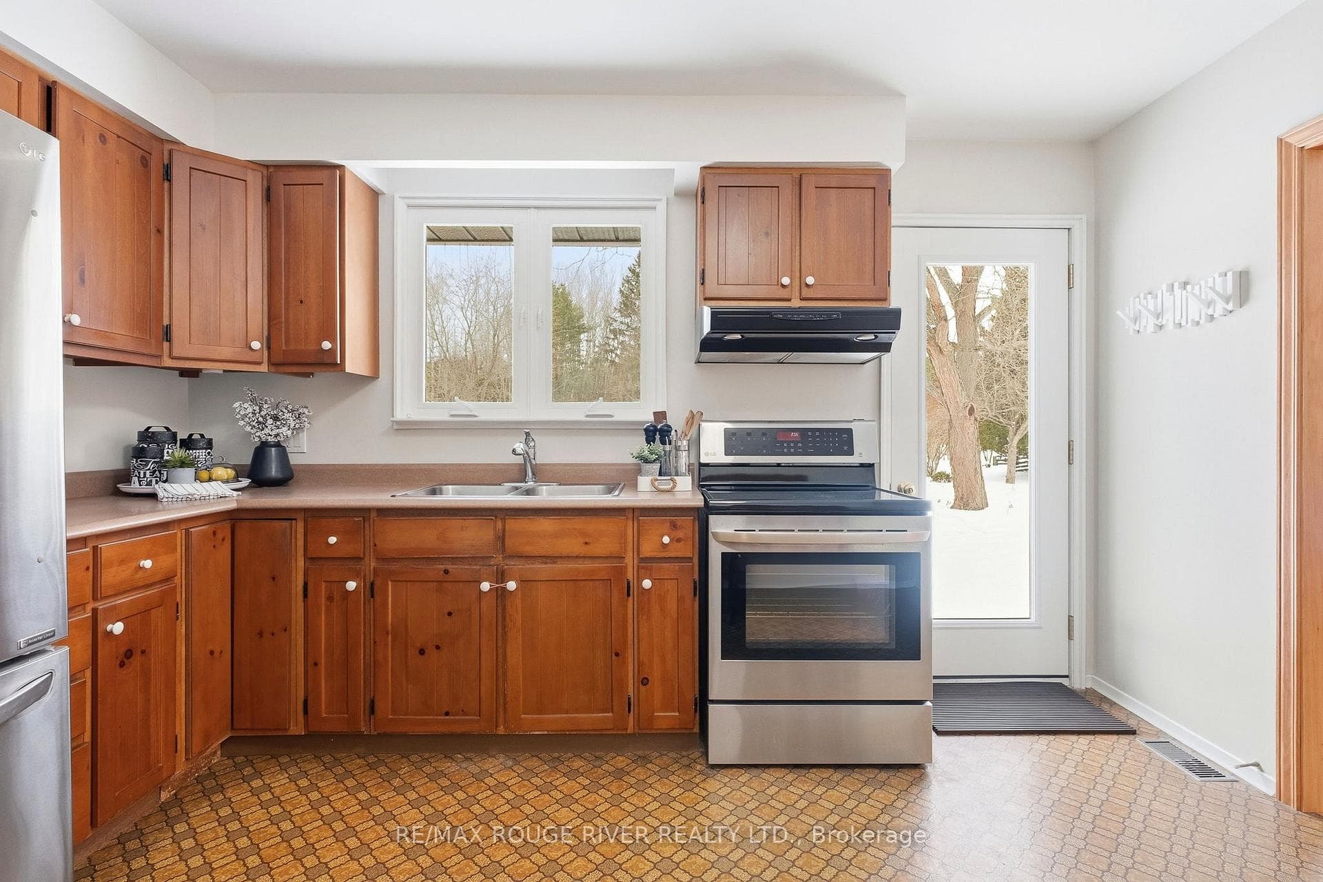 1020 Elgin Street photo 13