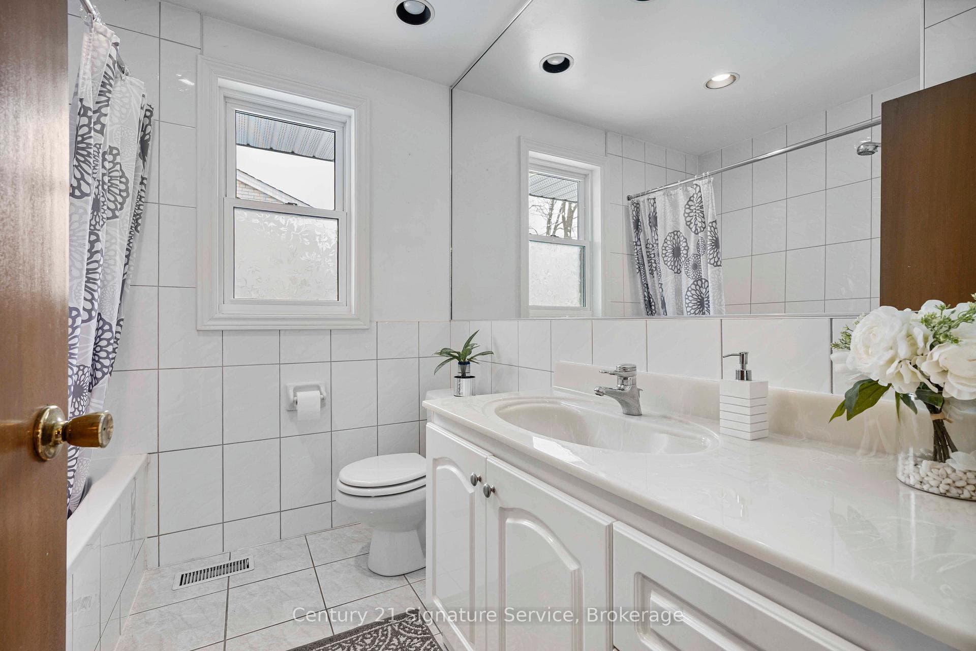 1549 Sherway Drive photo 13