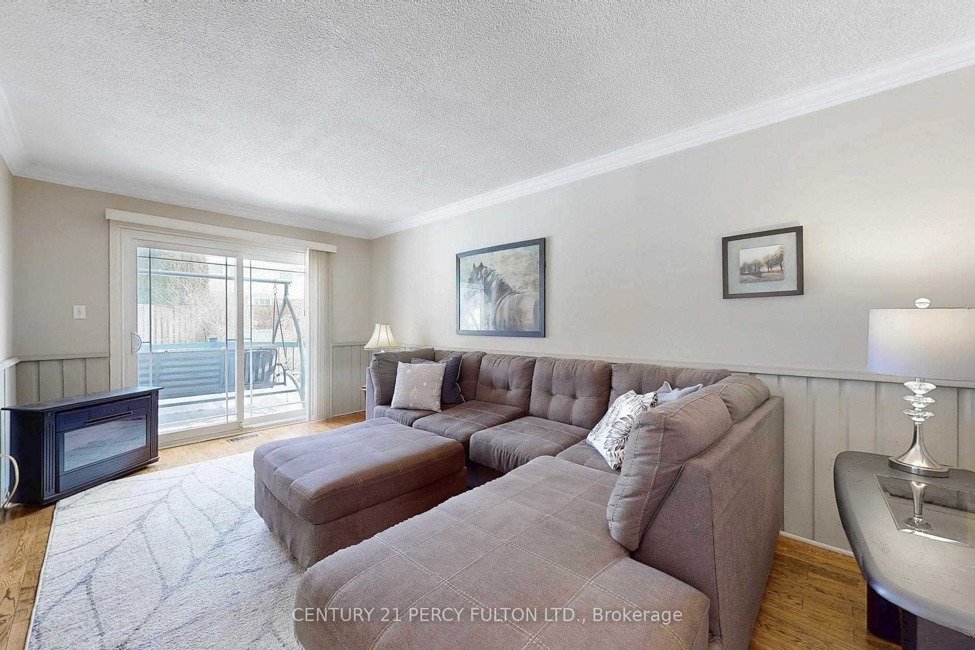 1813 Bronte Square photo 13