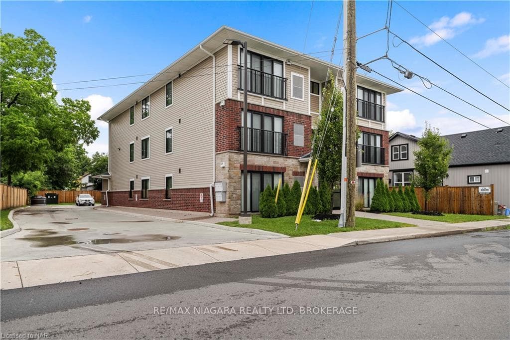 63 VINE Street Unit 103 photo 2