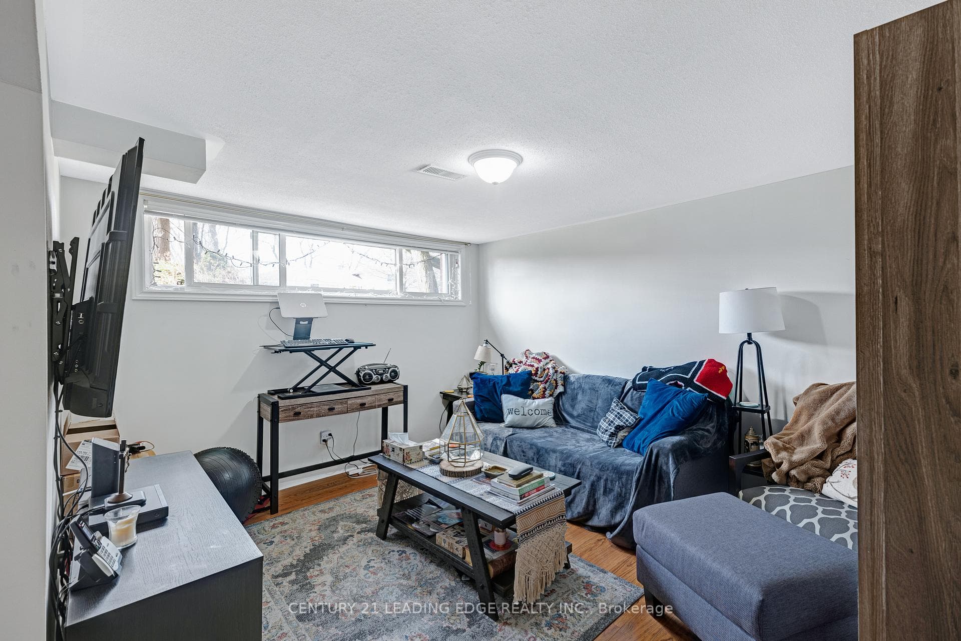 Apartment (family room)