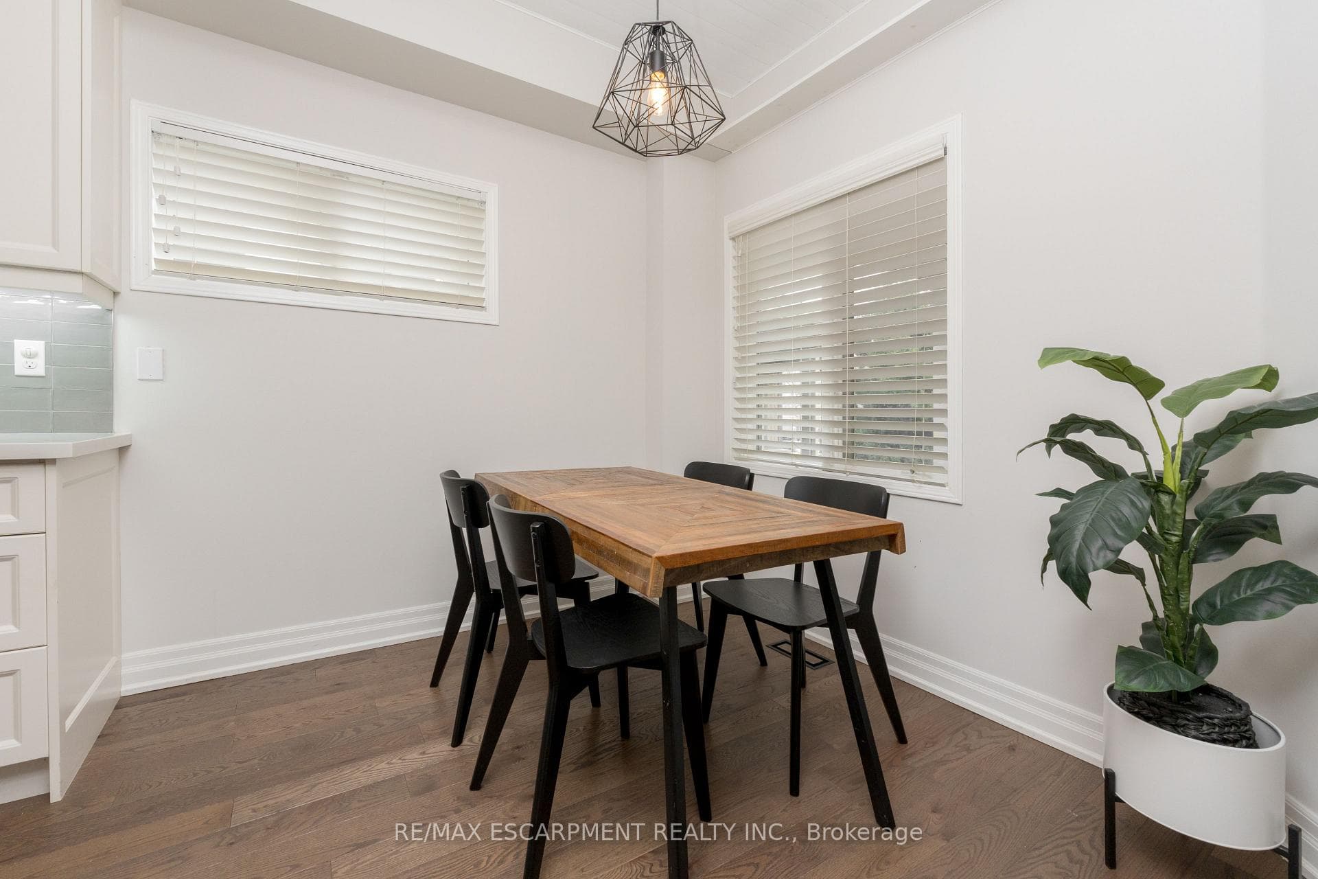 1833 Stevington Crescent photo 5