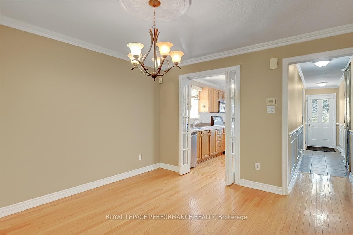 1815 Belval Crescent photo 11