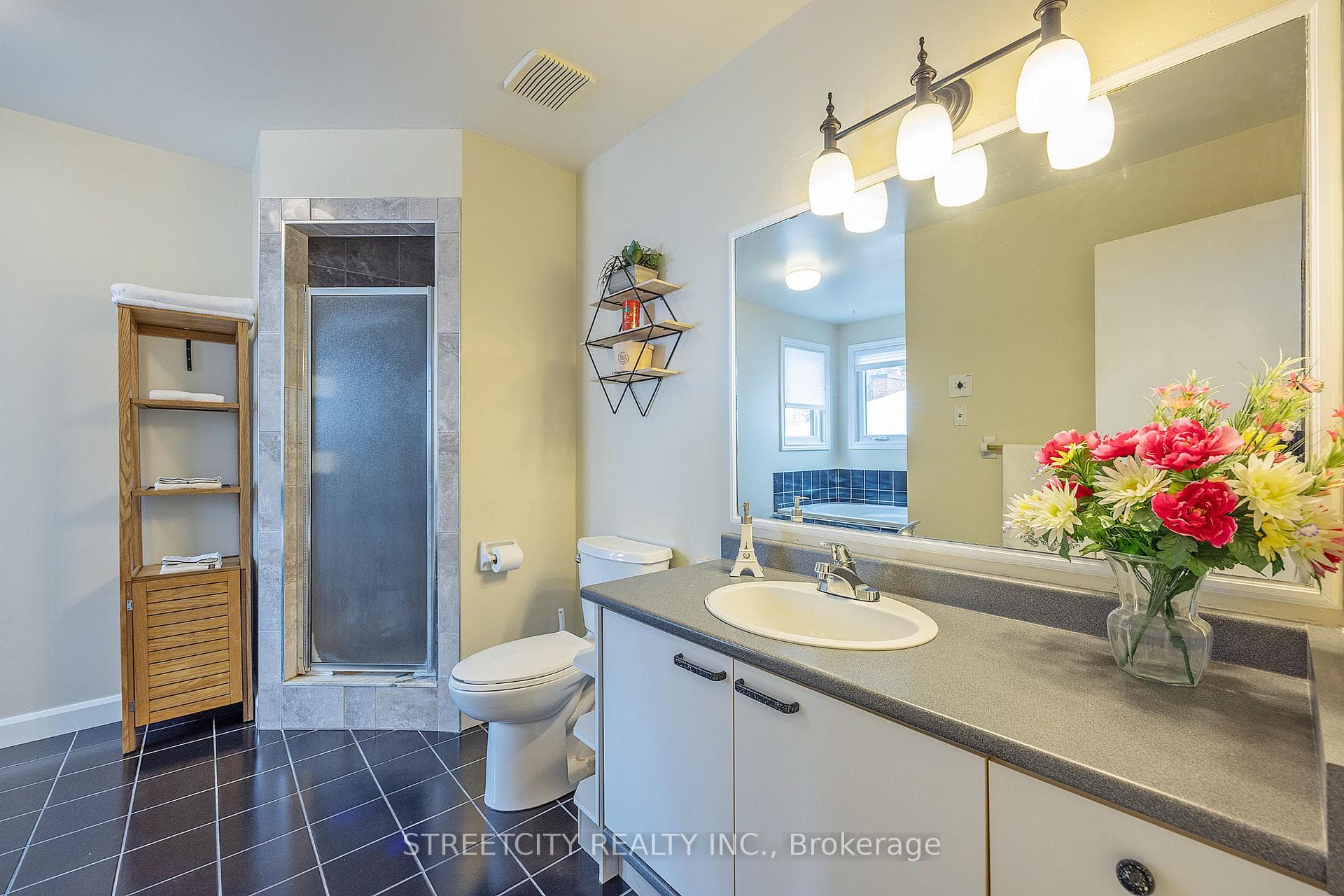 151 ORKNEY Crescent photo 24